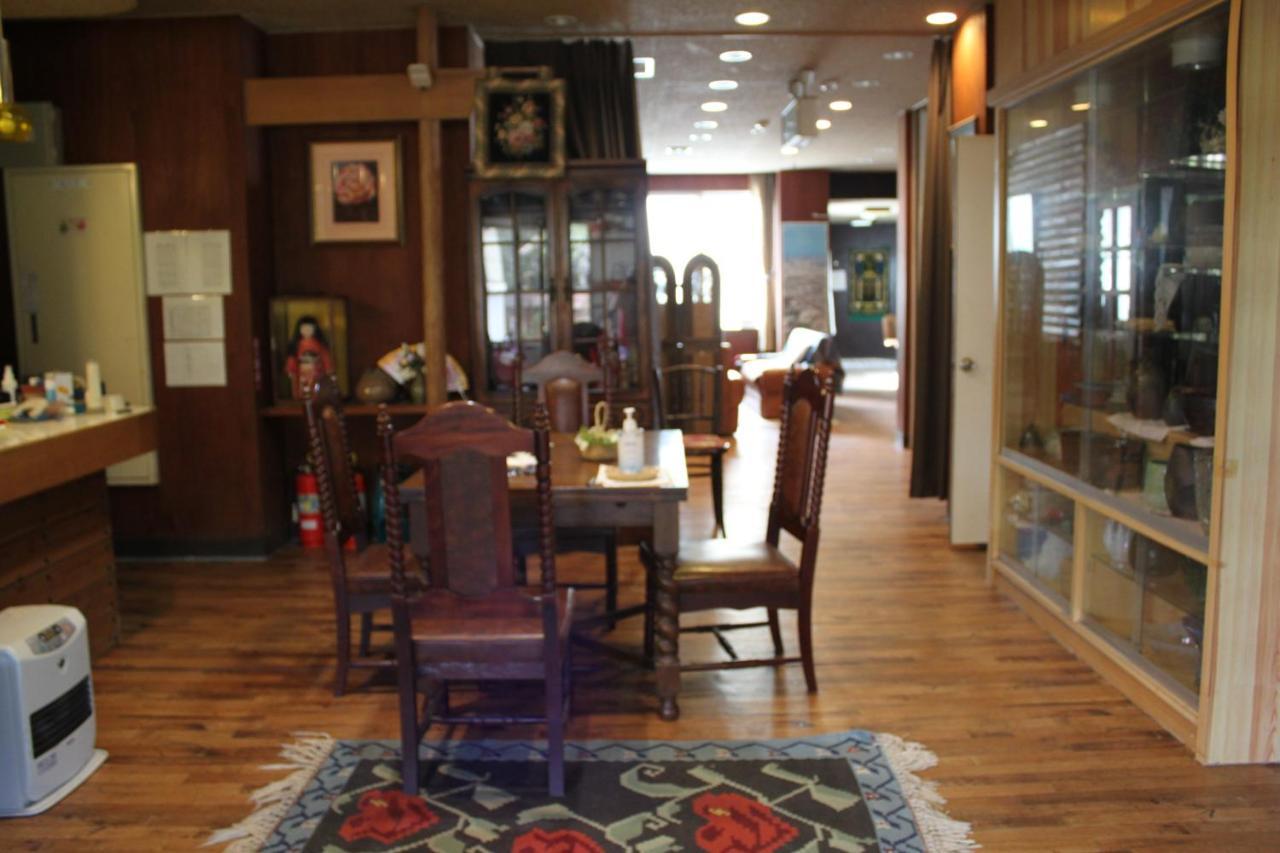 Cafe Cerisier栖里時絵 Hotel Миоко Екстериор снимка