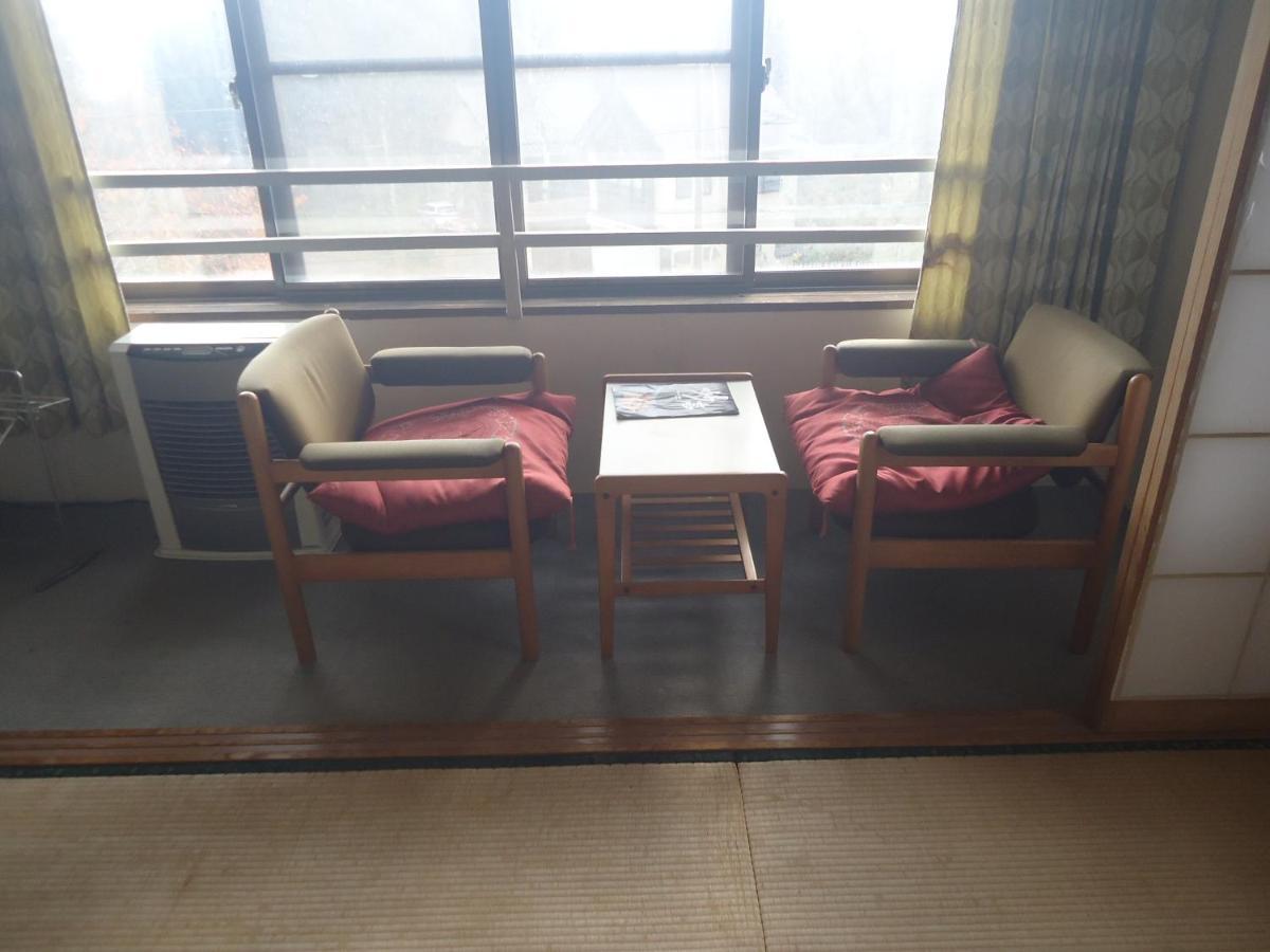 Cafe Cerisier栖里時絵 Hotel Миоко Екстериор снимка