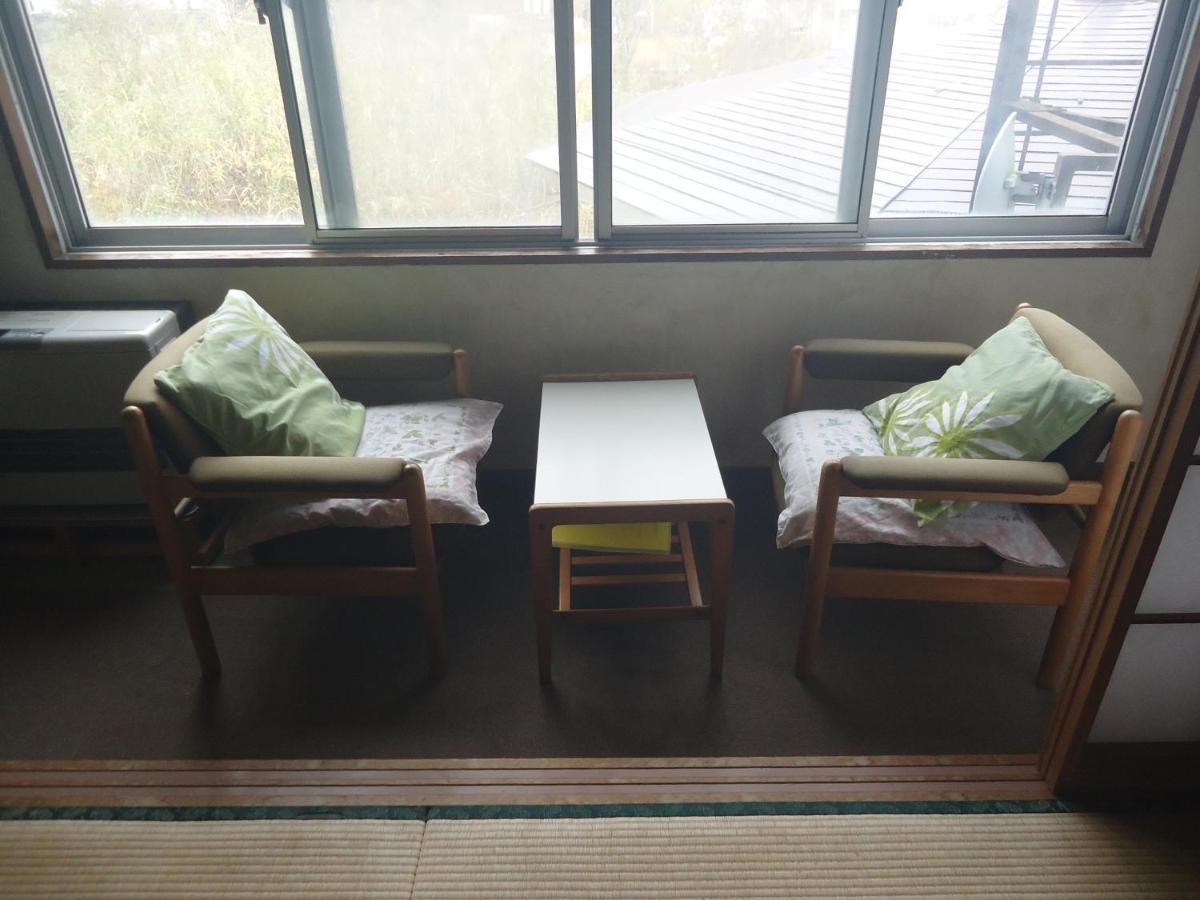 Cafe Cerisier栖里時絵 Hotel Миоко Екстериор снимка