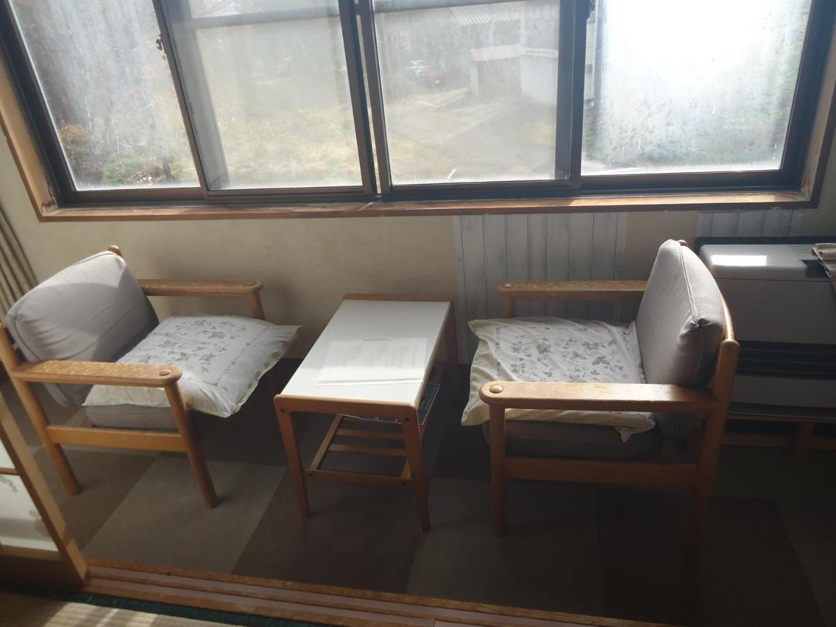 Cafe Cerisier栖里時絵 Hotel Миоко Екстериор снимка