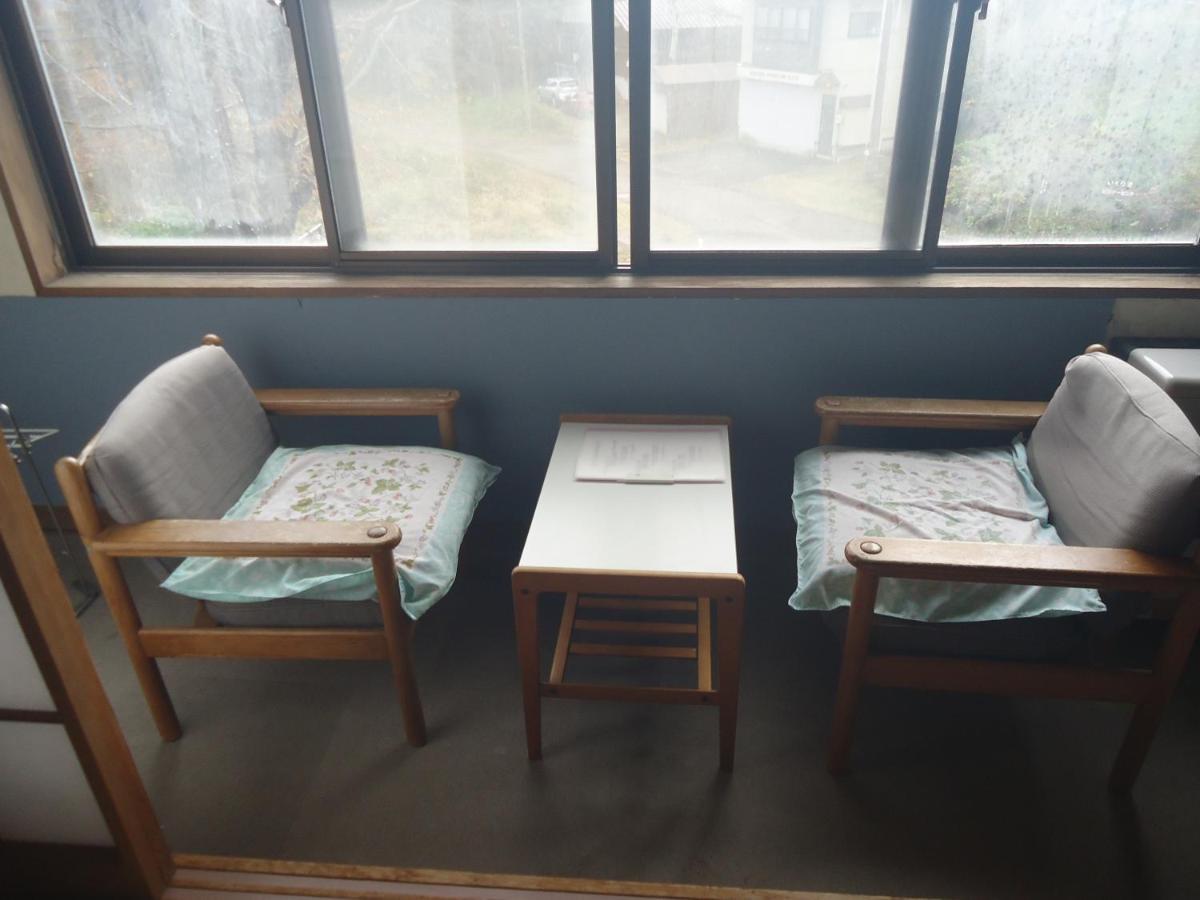 Cafe Cerisier栖里時絵 Hotel Миоко Екстериор снимка