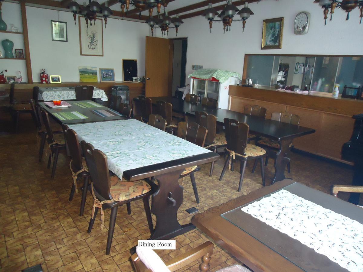 Cafe Cerisier栖里時絵 Hotel Миоко Екстериор снимка